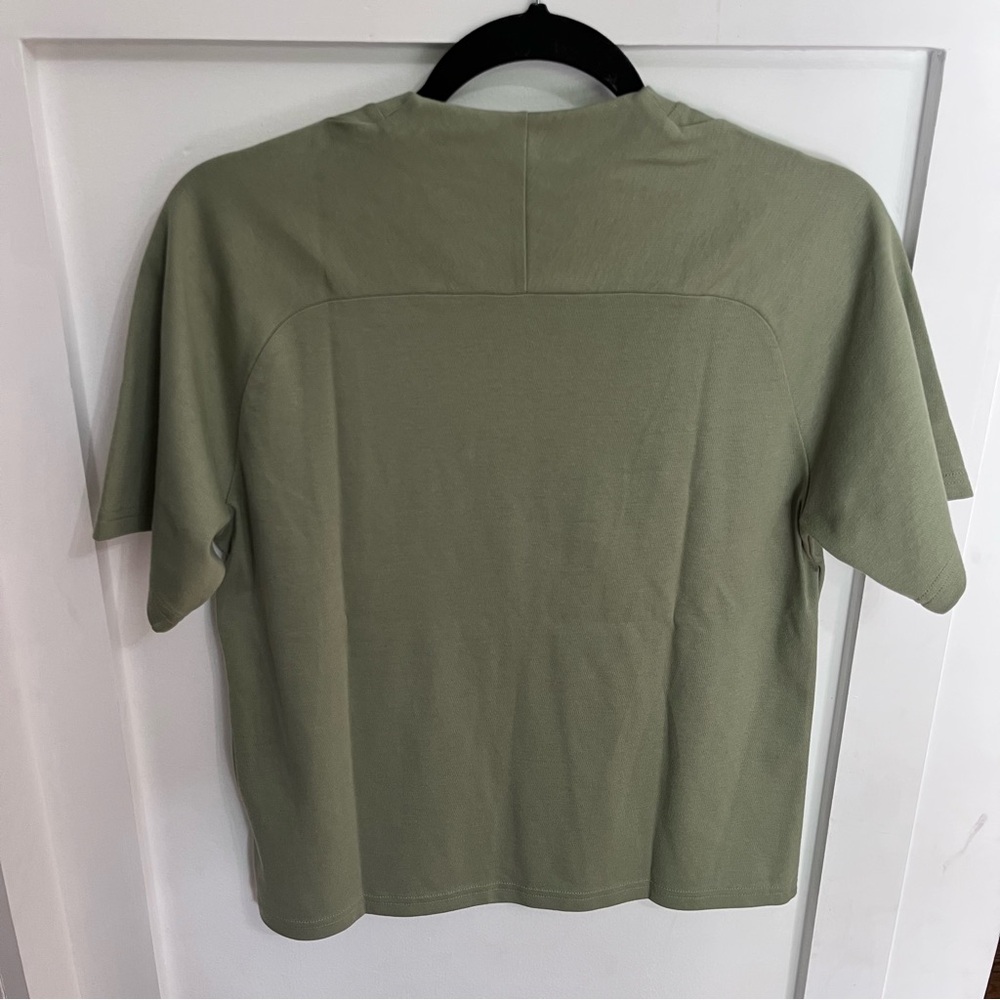 adidas Z.N.E. Womens Baby Tee Tent Green Size Small NWT - Picture 3 of 3